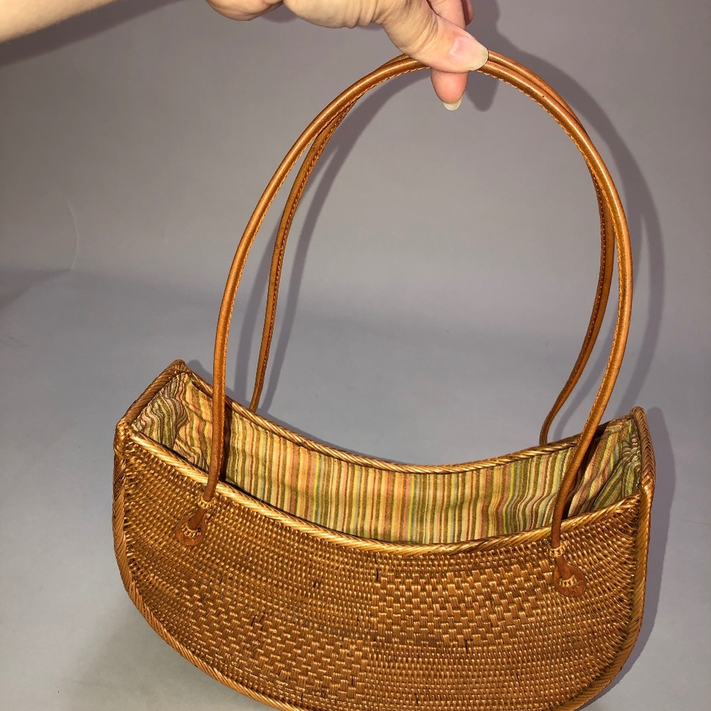 Awesome Wicker Vintage Purse